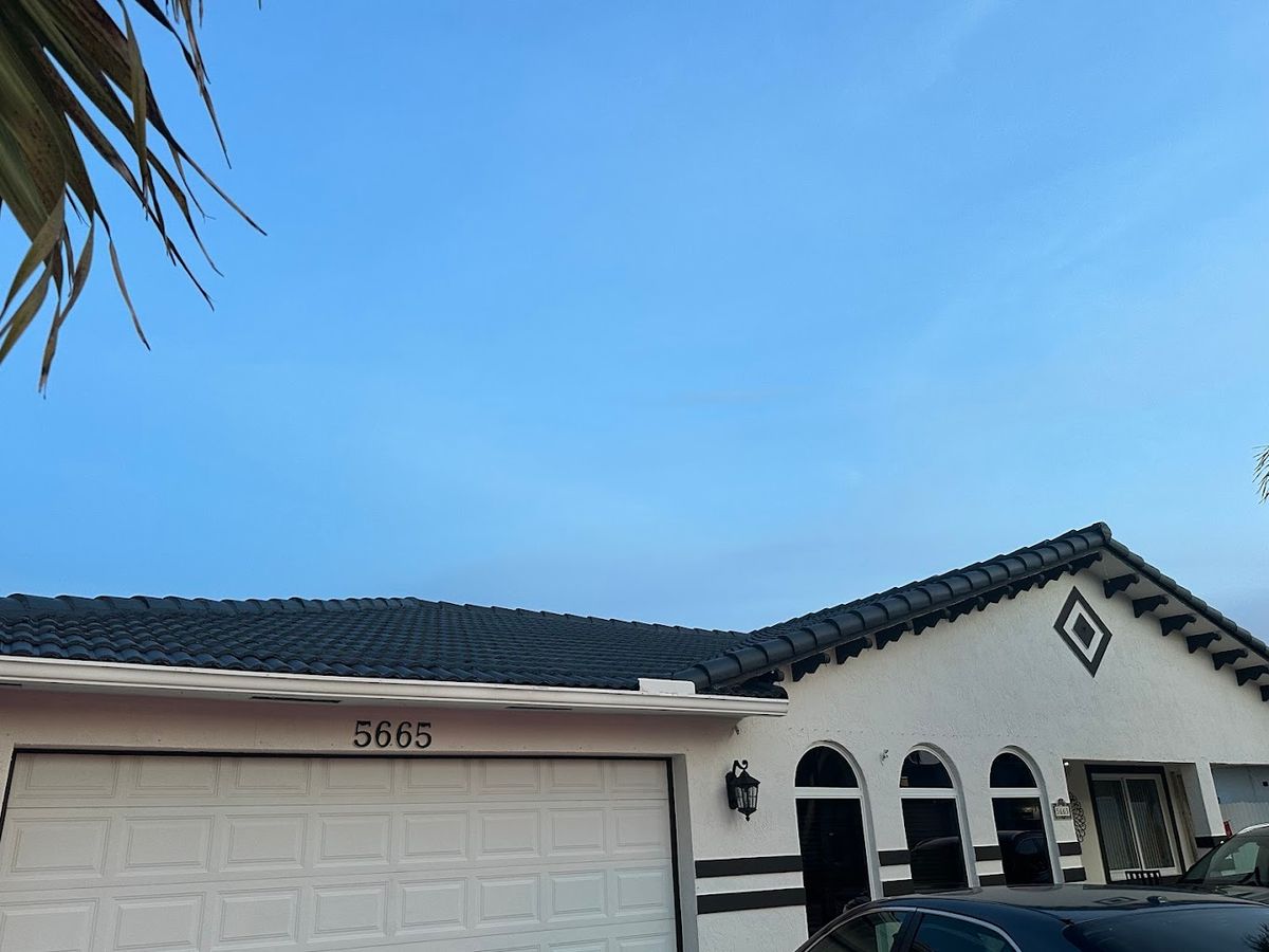 Home Softwash for AJ's Pressure Cleaning & Painting in Pembroke Pines, FL