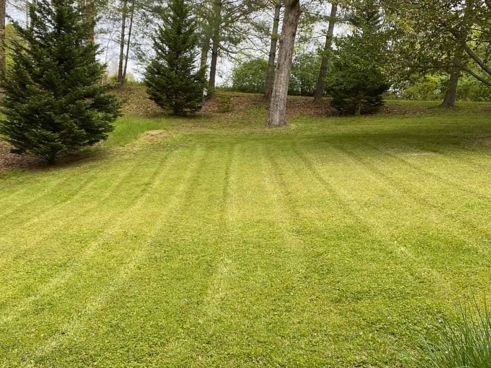 Mowing for Pro Lawn and Landscape in White Bluff, TN