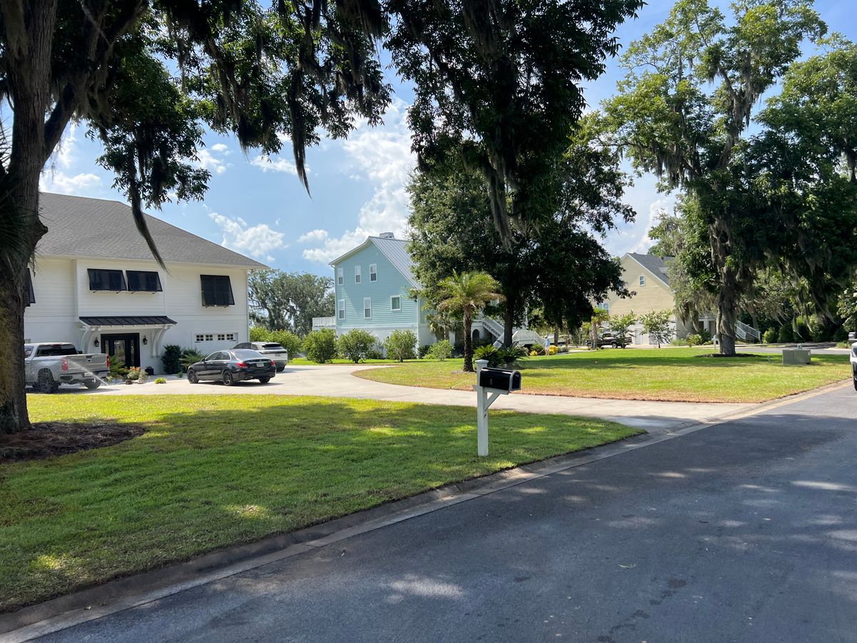 Lawn Maintenance for Brandon Woodard’s Lawncare in Ludowici, GA