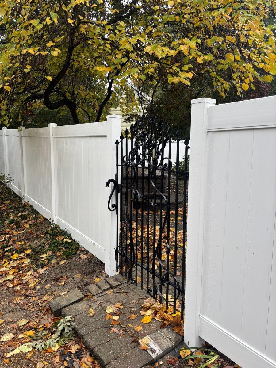 Gate Installation and Repair for RedLine Fencing in Moyock, NC