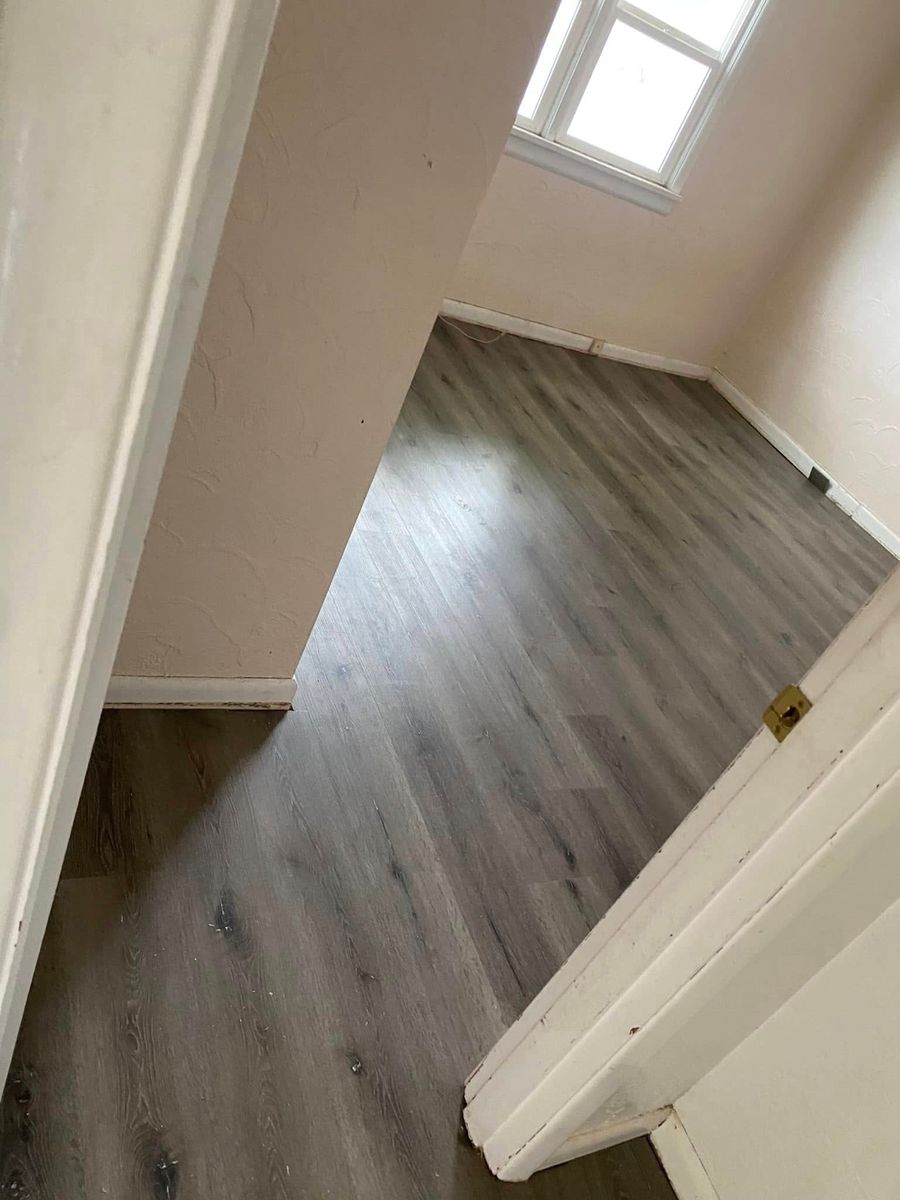 Flooring for Calderons Proquality Construction LLC in The Dalles, OR