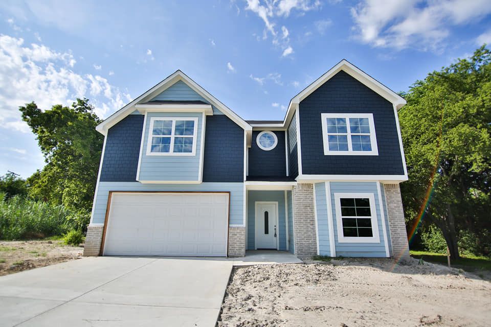 Custom Home Construction for Cincero Homes in Cedar Hill, TX