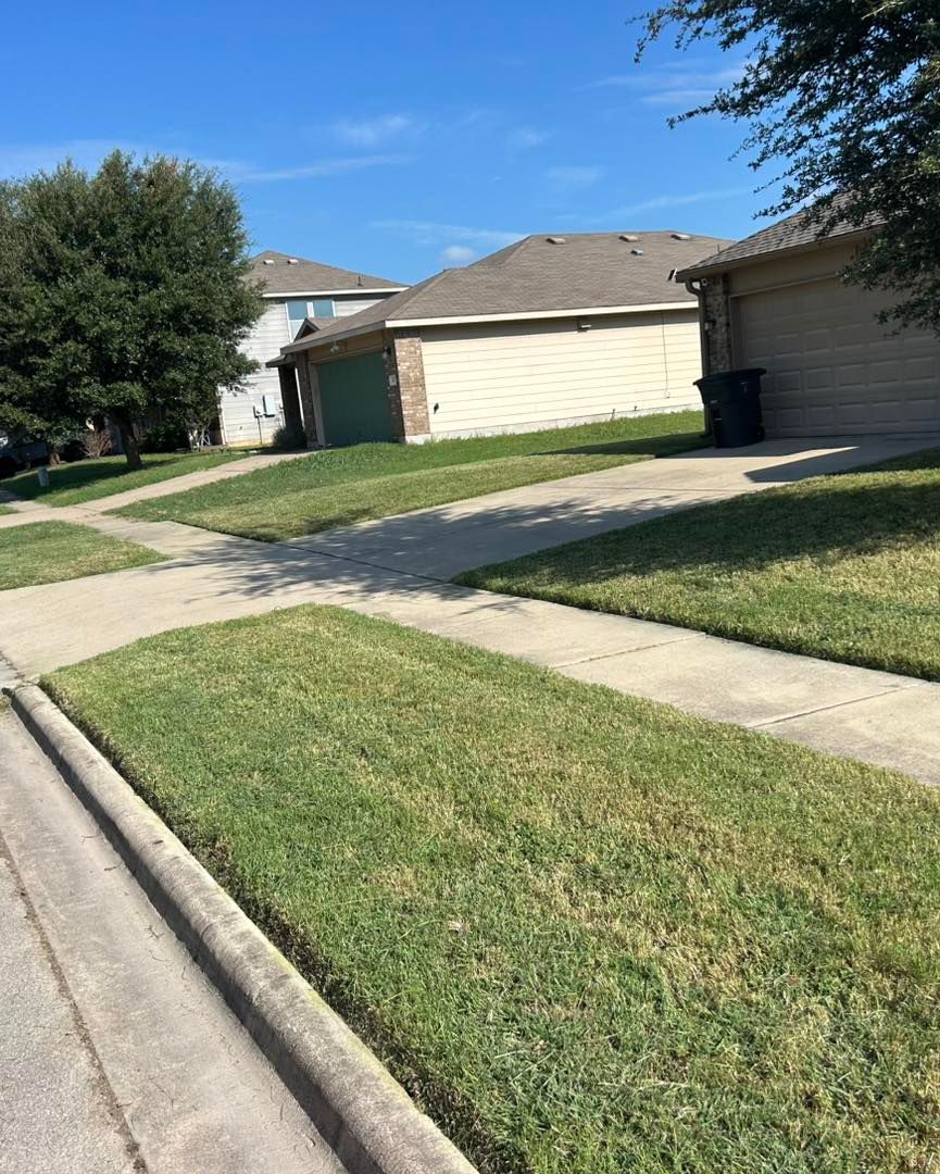 Commercial Lawn Care for D’s Lawncare in Killeen, TX