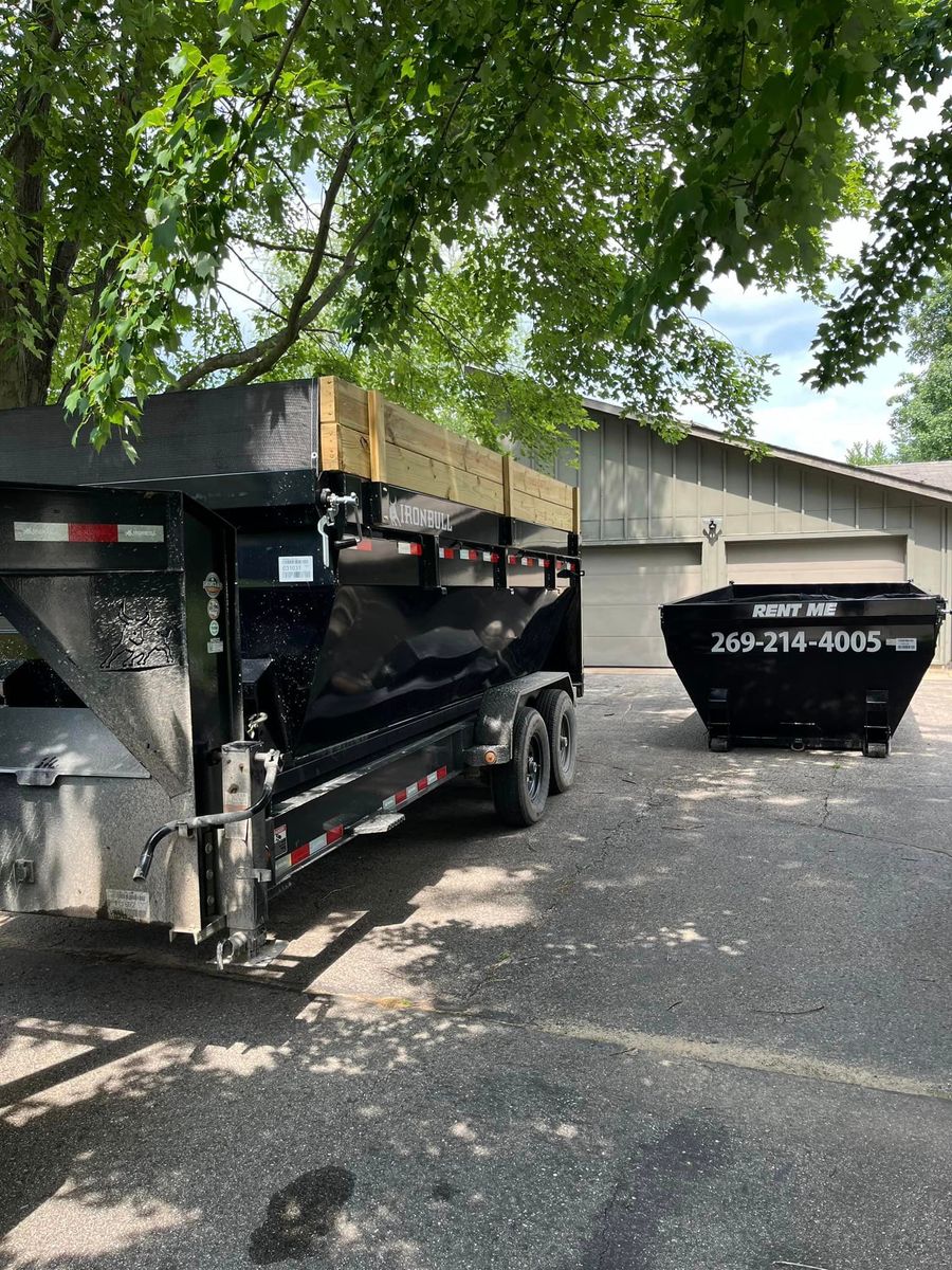 Construction Debris Removal for MI Dumpster Rentals LLC in Bangor, MI