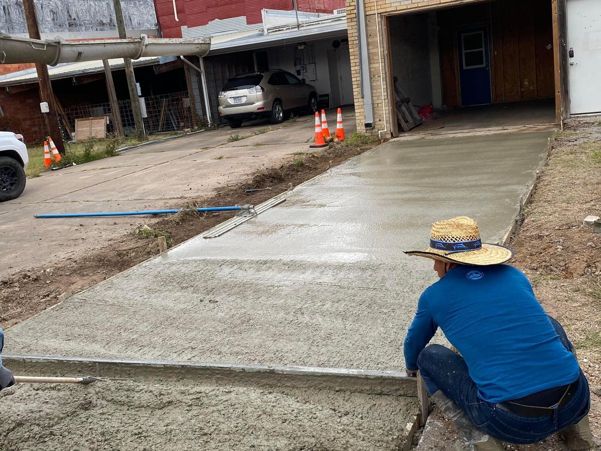 Concrete Slab Construction for Central America Concrete Works in Eaglelake, TX