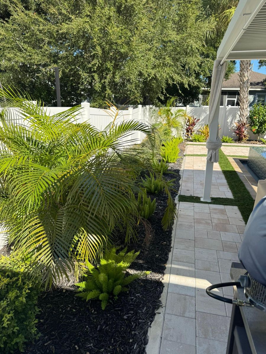 Landscaping for Shoreside Property Services in Apollo Beach, FL