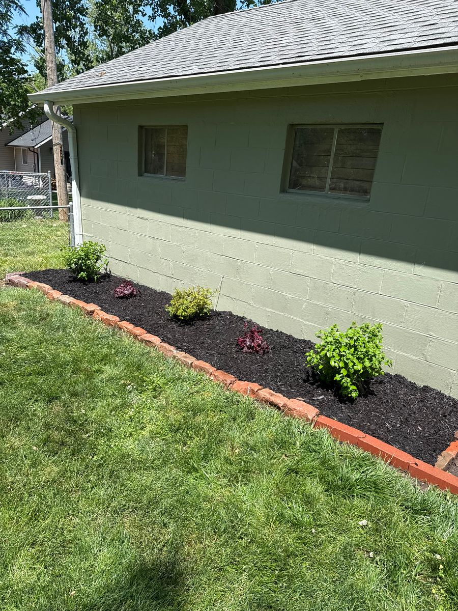 Property Maintenance for Elite Lawn Care Solutions in Leavenworth, KS