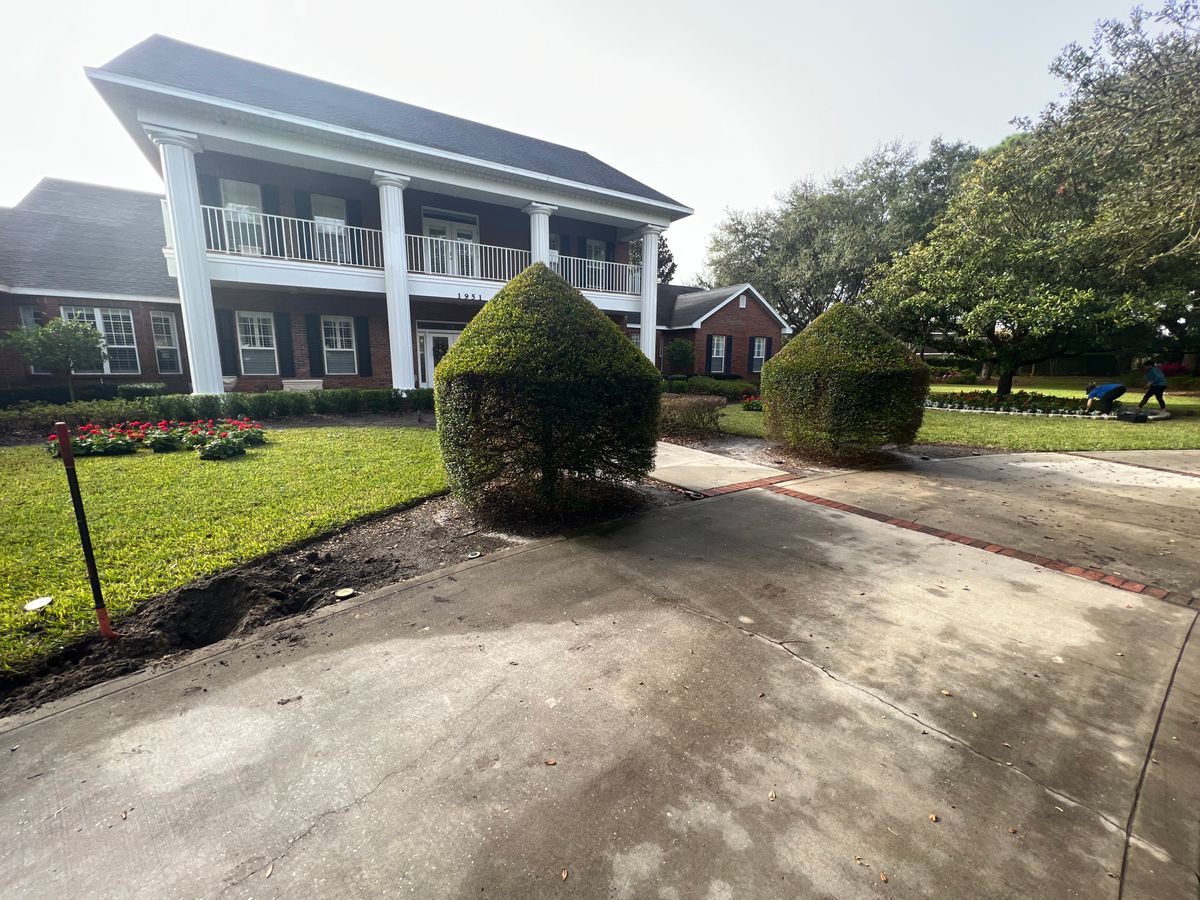 Shrub Trimming for MyerScapes Environmental LLC in Mulberry, FL
