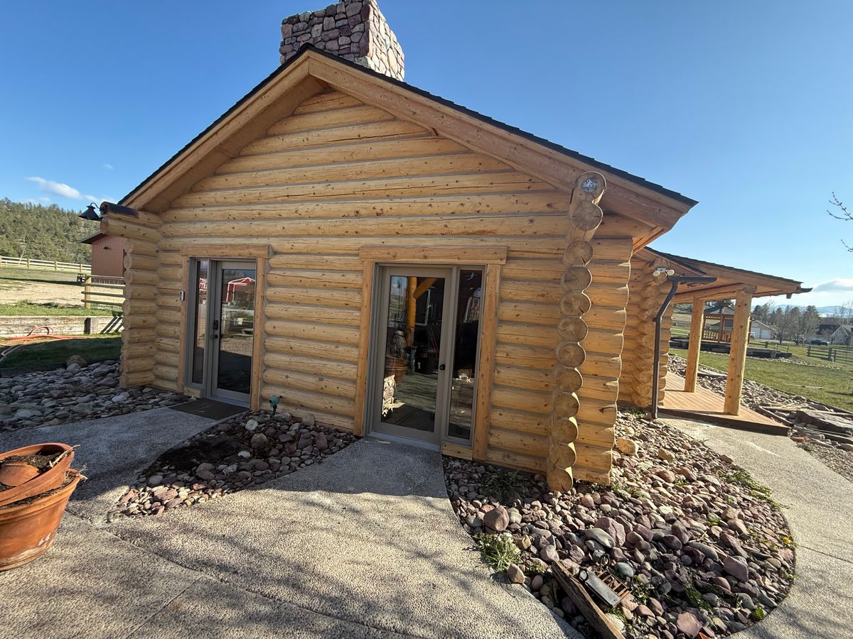 Log replacement and repair. for Wild West Log home specialists in Corvallis, MT