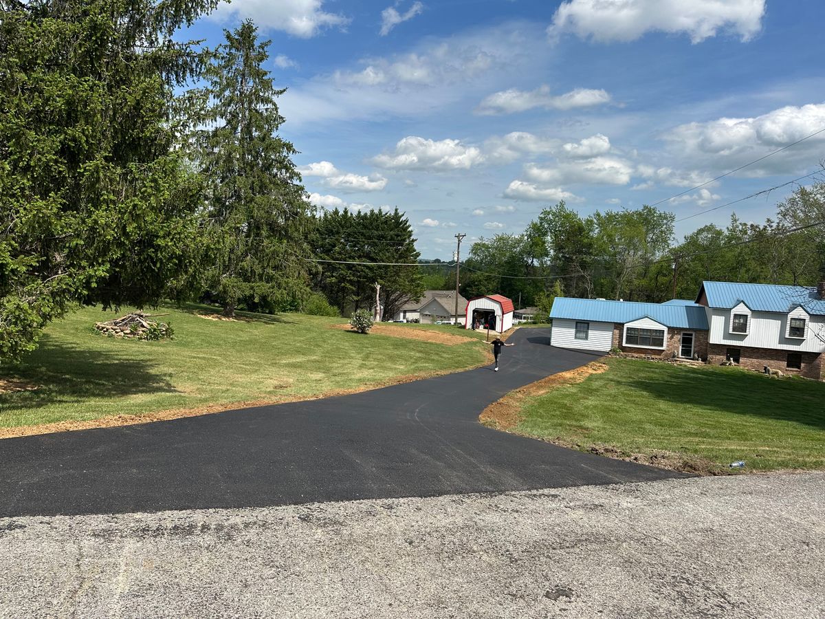 Asphalt Paving for Metzler Paving and Sealcoating LLC in Jacksboro, TN