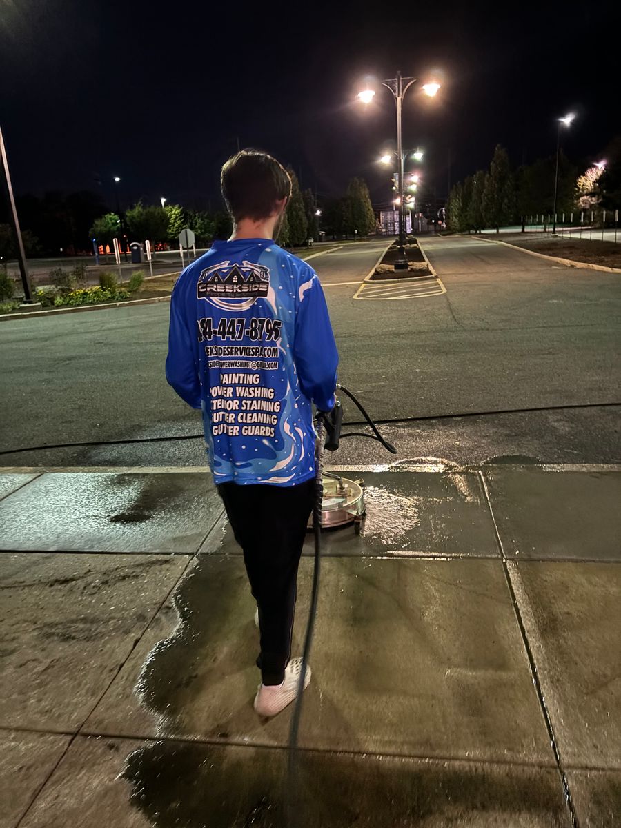 Commercial pressure washing for Creekside Power Washing in Aston Township, PA