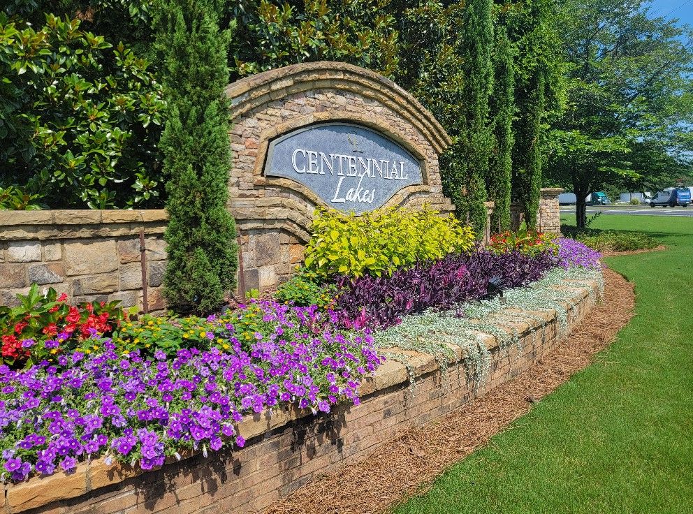 Retaining Wall Construction for Vivid Color Landscapes, LLC in Woodstock, GA