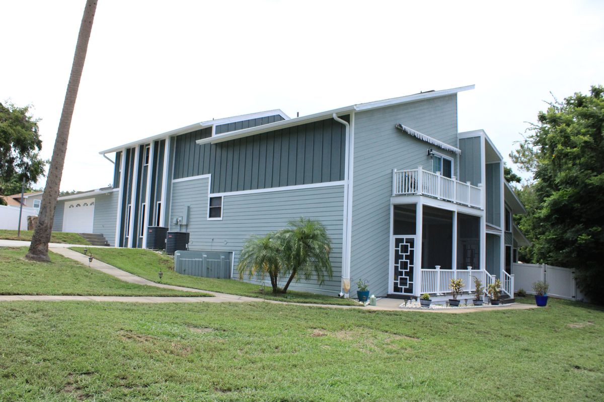Siding Replacement for United Exteriors INC in St. Petersburg, FL