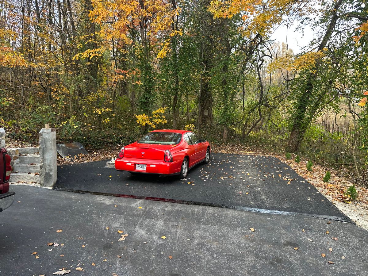 Asphalt Paving for Metzler Paving and Sealcoating LLC in Jacksboro, TN