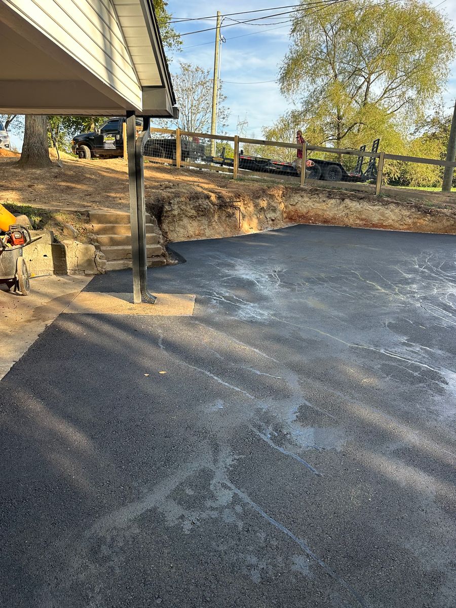 Asphalt Paving for Metzler Paving and Sealcoating in Jacksboro, TN