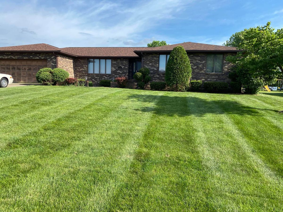 Shrub Trimming for Davidson Lawn Care LLC in Greensburg, IN