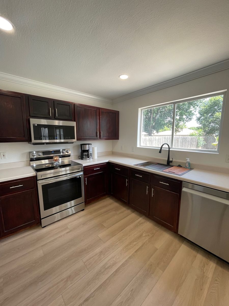 Kitchen and Cabinet Refinishing for L.P. Contractors in San Antonio, Texas