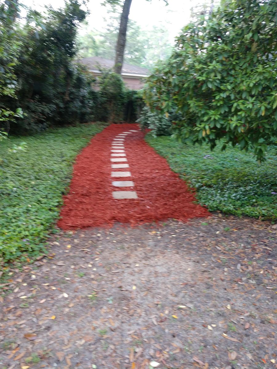 Mulch Installation for Down & Dirty Lawn Svc  in Tallahassee, FL