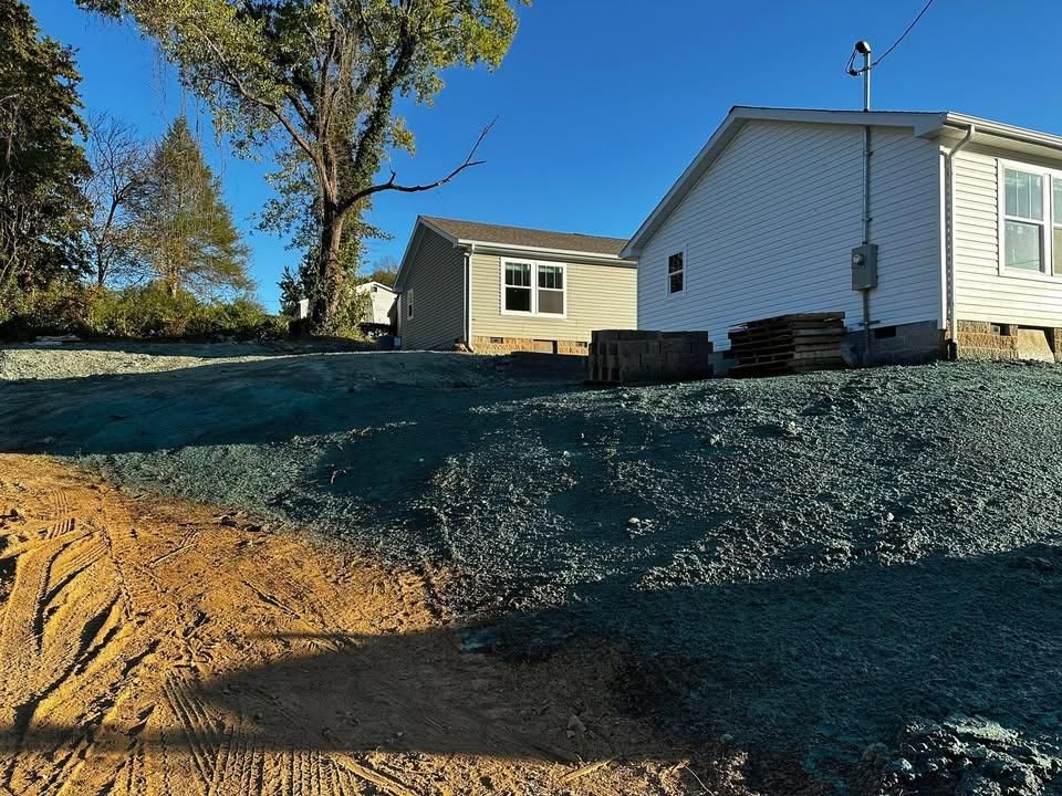 Curbing for Dust Till Dawn Lawn in London, Kentucky