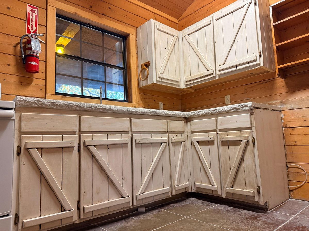 Kitchen Renovation for De Leon Carpentry & Renovation  in Leakey, TX