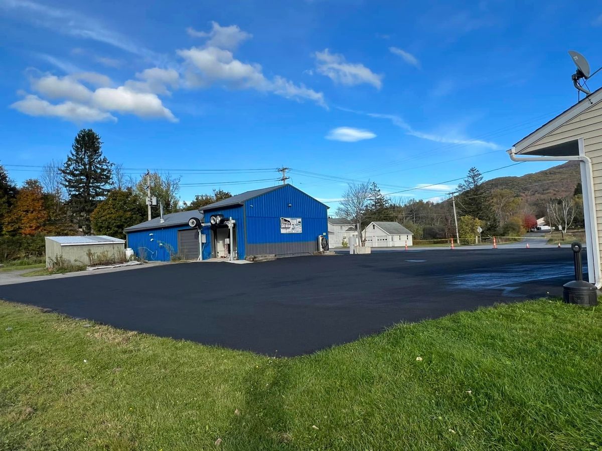 Sealcoating for Dibbles Asphalt Maintenance in Westernville, NY