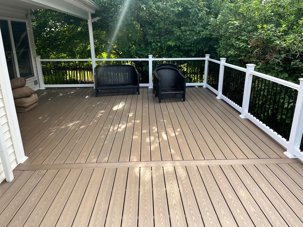 Composite Deck for Castle Fence & Deck LLC in Avon Lake, OH