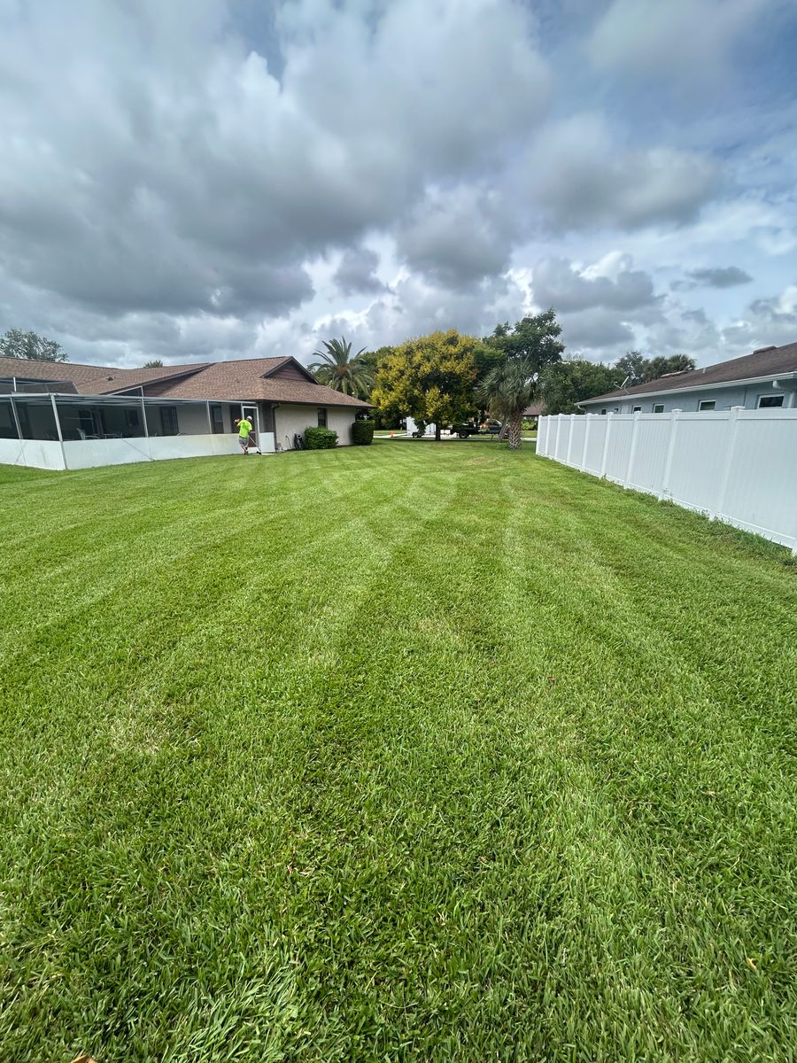 Lawn maintenance for Aside from the Rest in Port Orange, FL