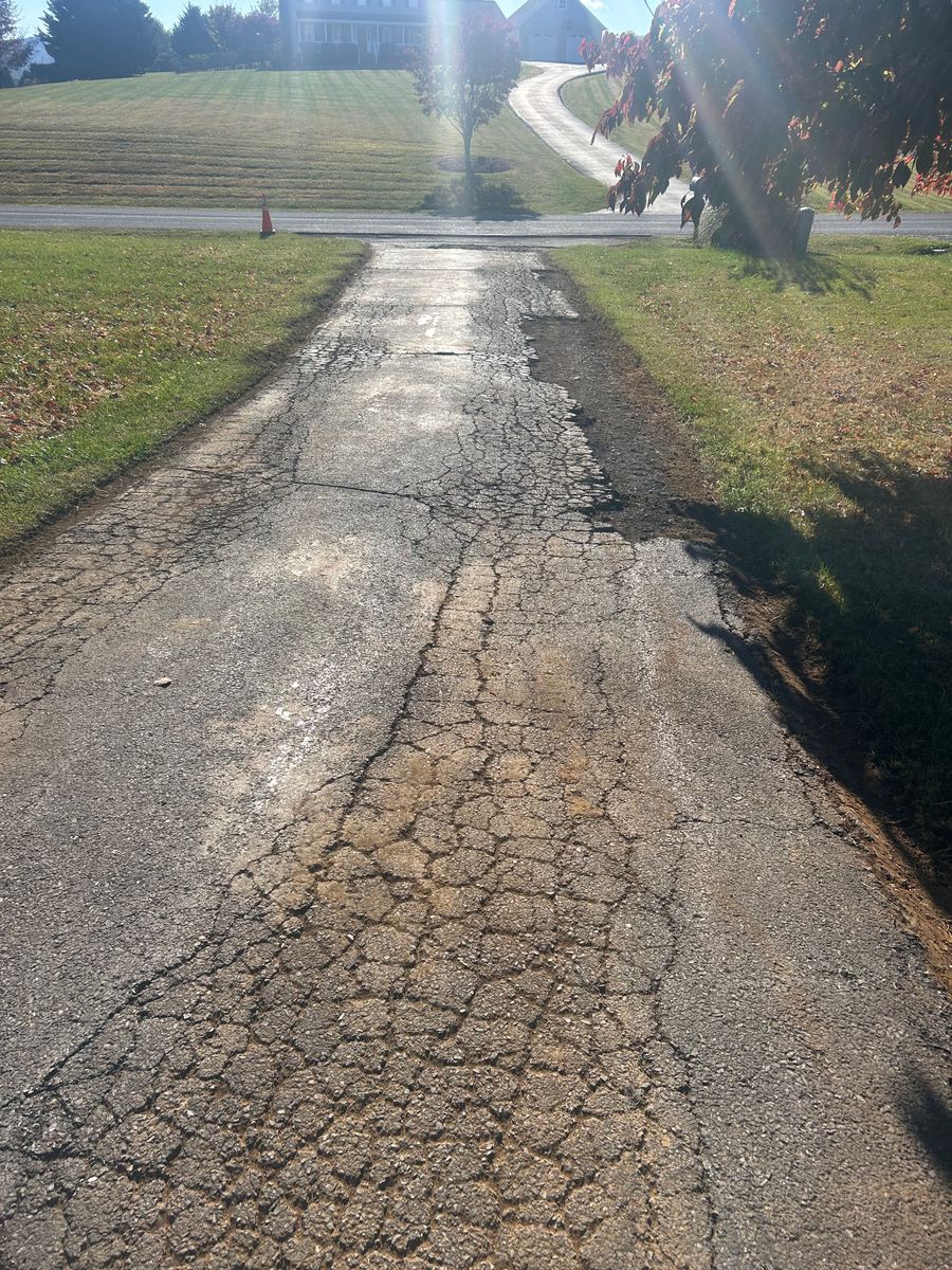 Sealcoating for James R Carter Paving in Roanoke, VA