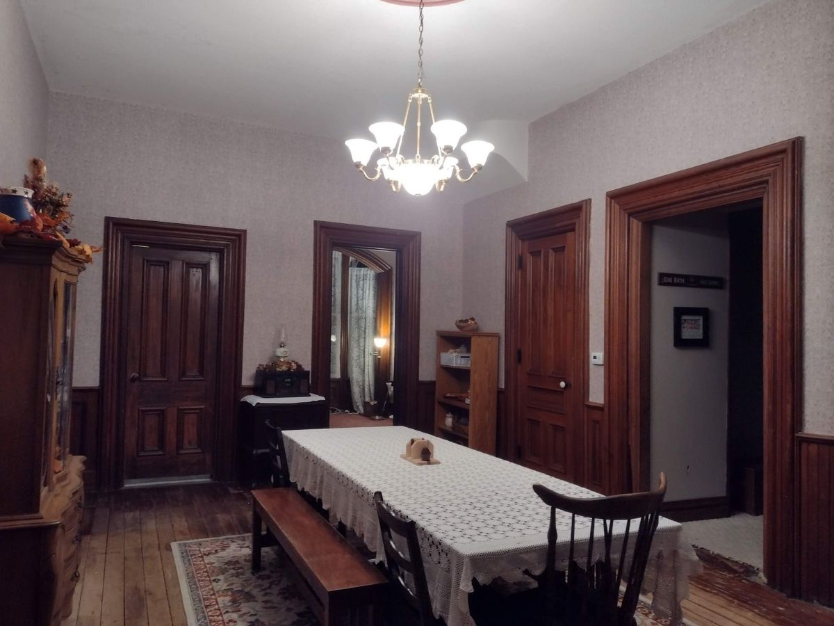 Wallpapering for WenWorks Home Improvement in Mendon, Michigan