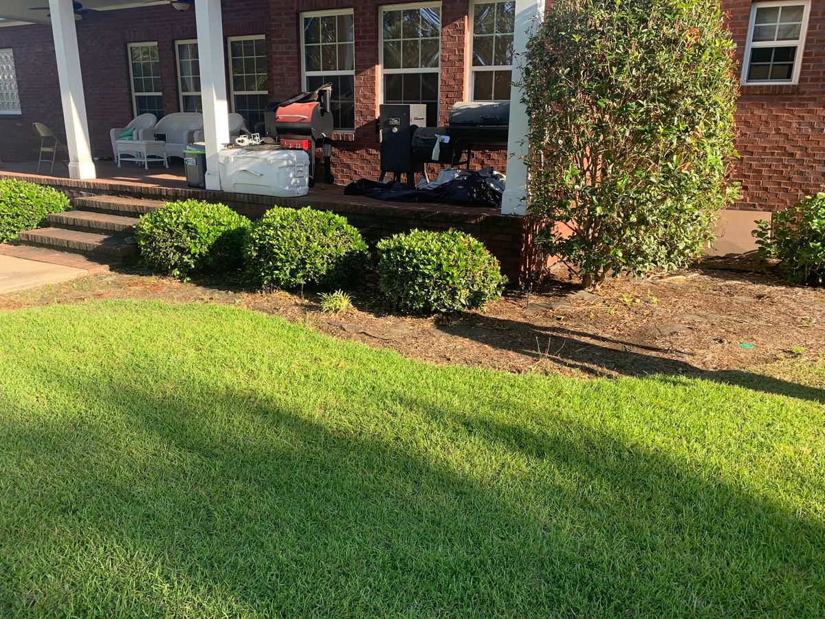 Lawn Care and Maintenance for Miracle Works Landscaping in Albany, GA
