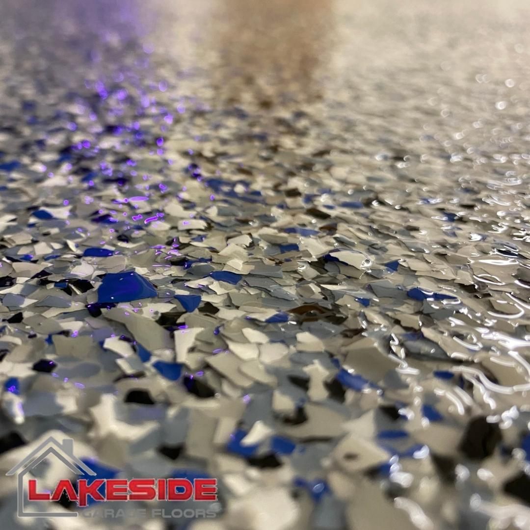 Flake for Lakeside Garage Floors in Chicago, IL