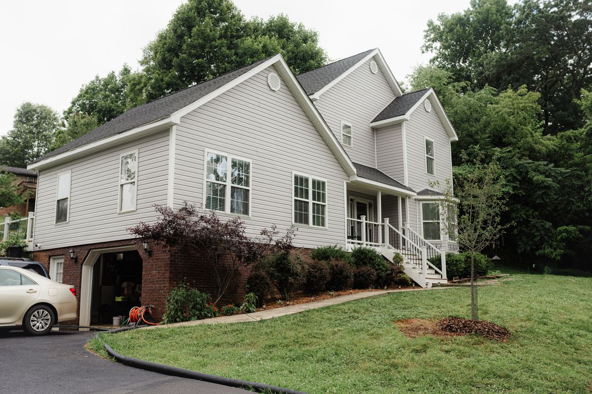 Siding for Remnant Construction INC in Johnson City,  TN