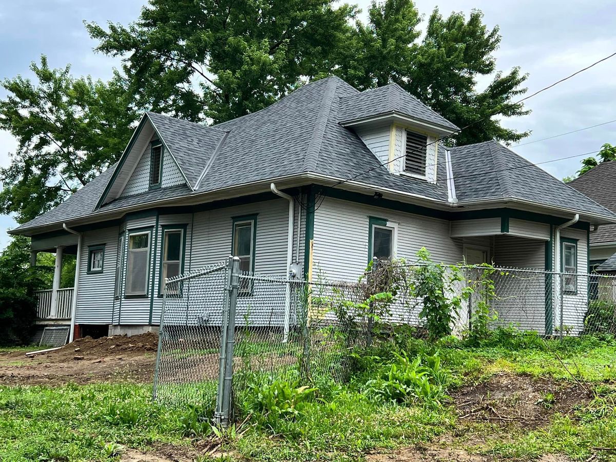 Seamless Metal Gutters for Full Roof  in Saint Joseph, MO