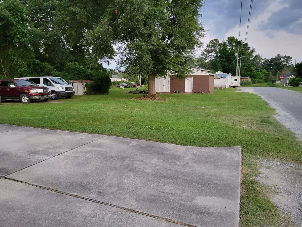 Mowing for Just Mow and Go Lawn Service in New Bern, NC