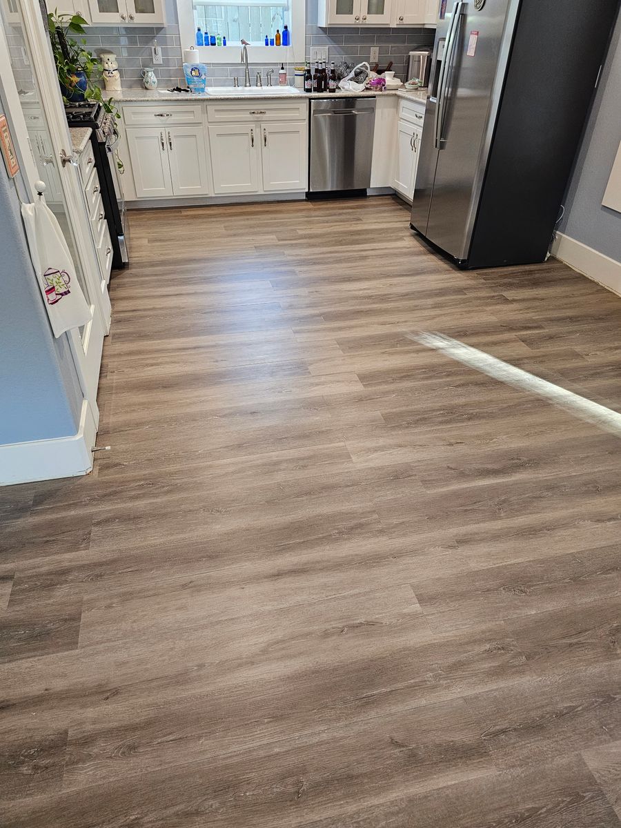 Flooring for Hockley Frame and Siding LLC in Hockley, TX