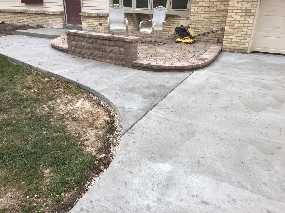 Hardscapes for Paradise Lawnscapes in West Bend, WI