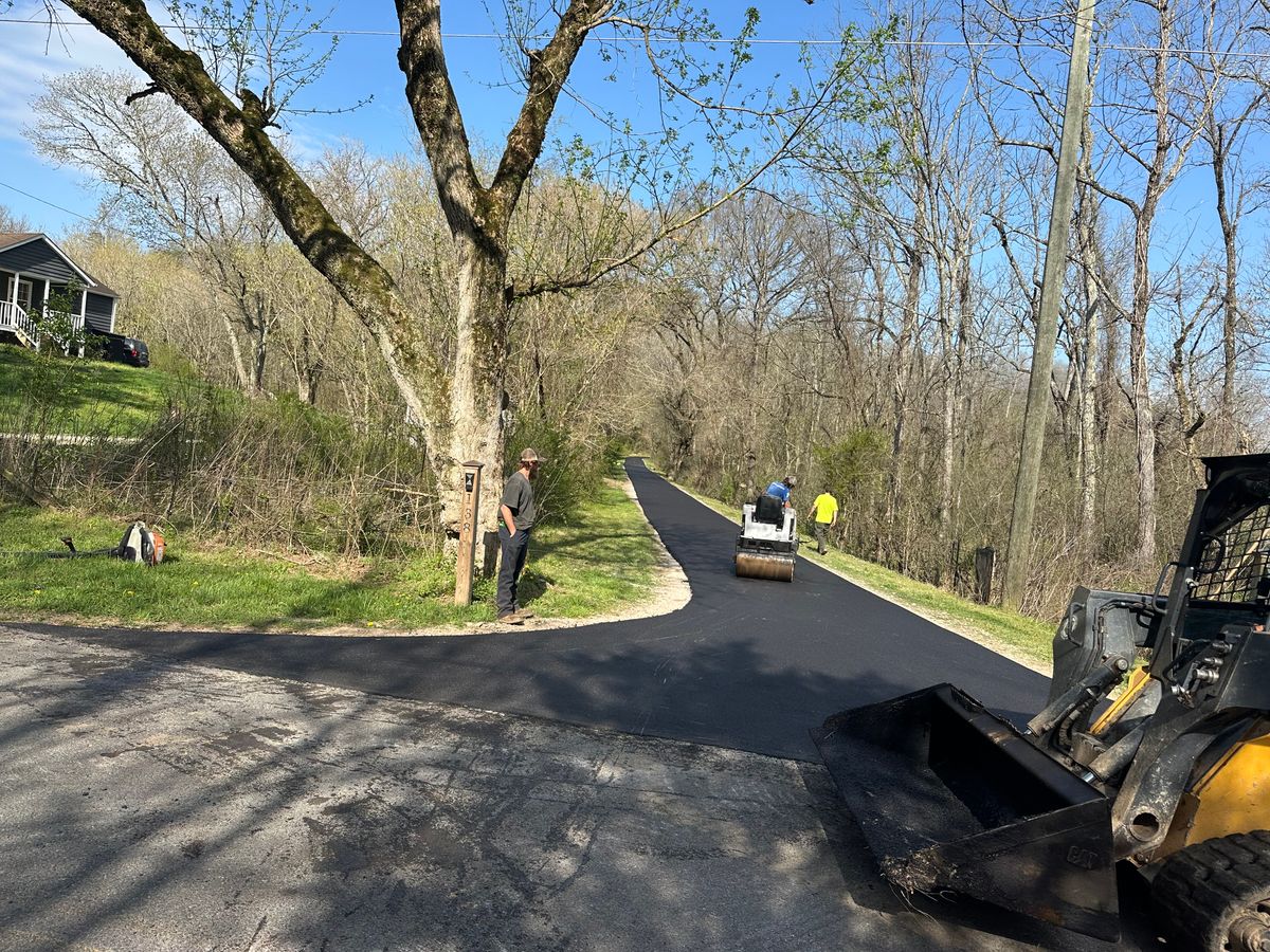 Asphalt Paving for Metzler Paving and Sealcoating LLC in Jacksboro, TN