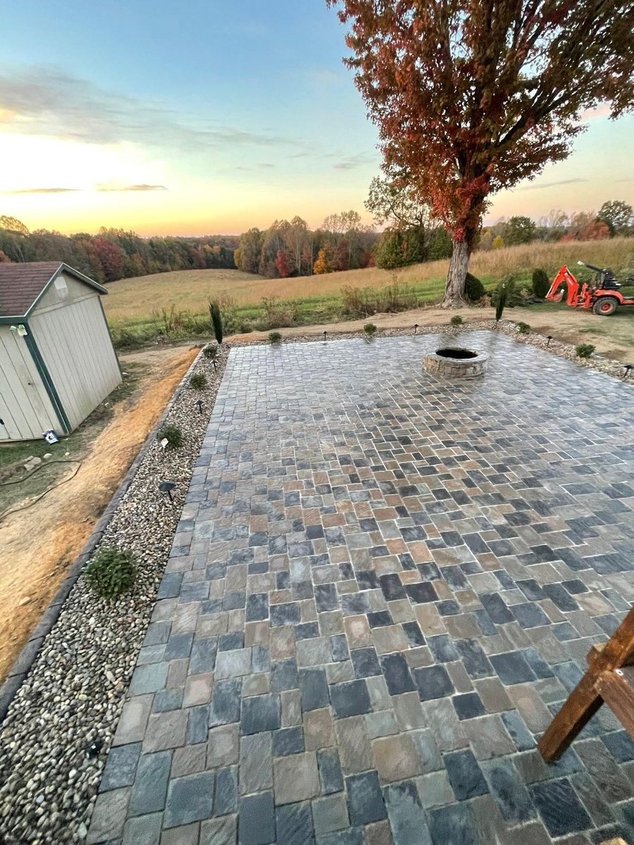 Landscape Curbing for Dust Till Dawn Lawn in London, Kentucky