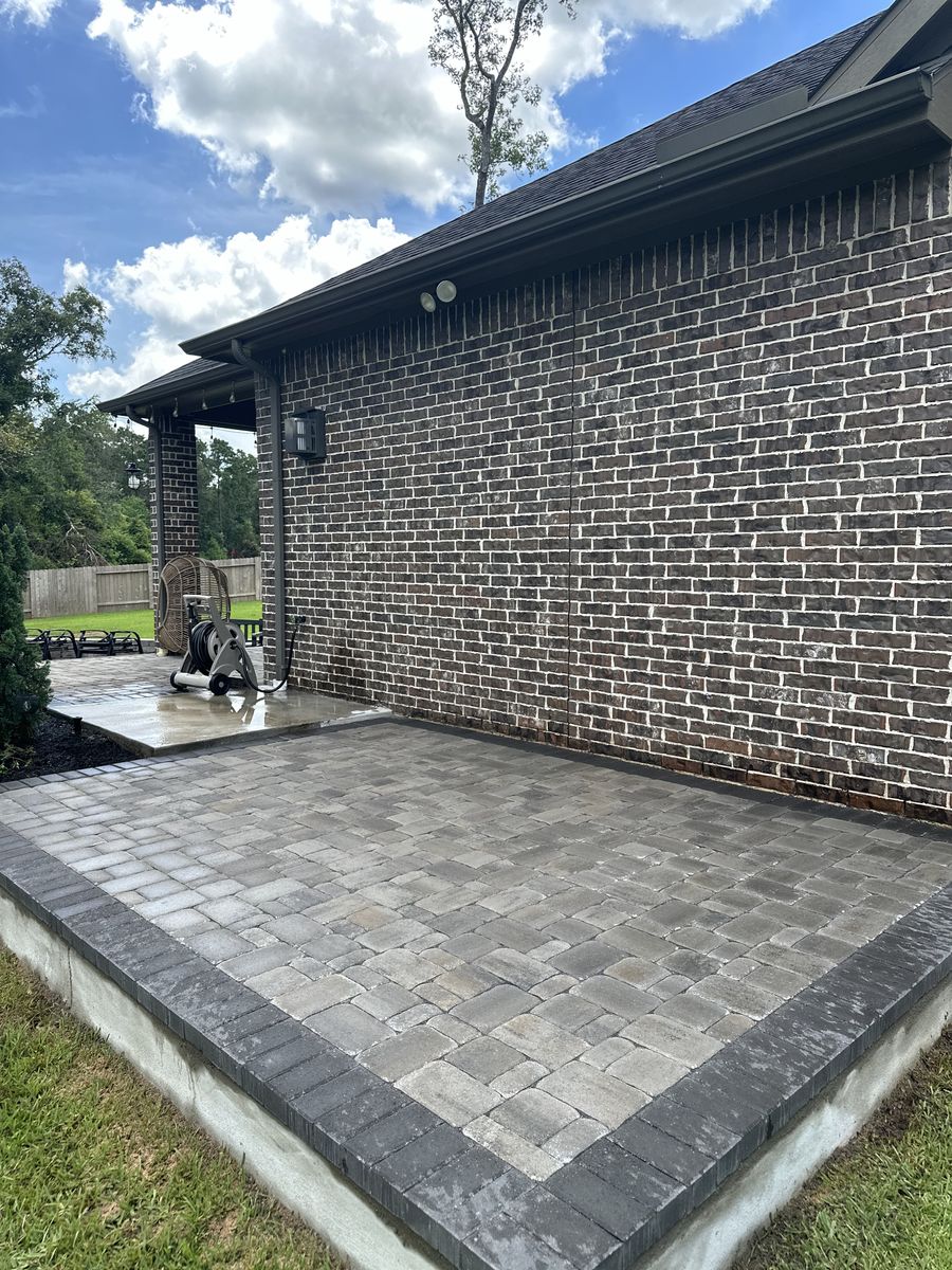 Hardscaping for Atlas Land Design in Creekside Park, TX