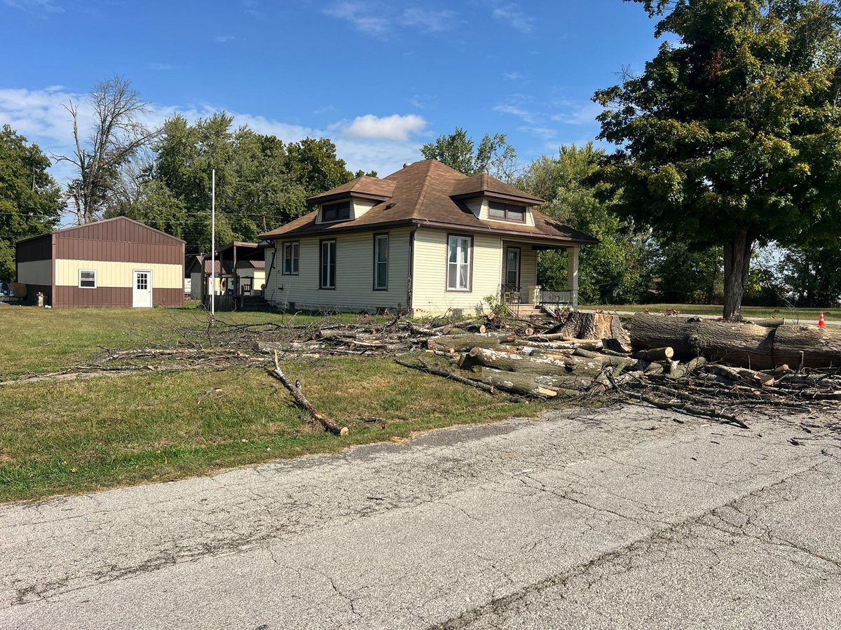 Property Clean Up for Baker Professional Services LLC in Shelbina, MO