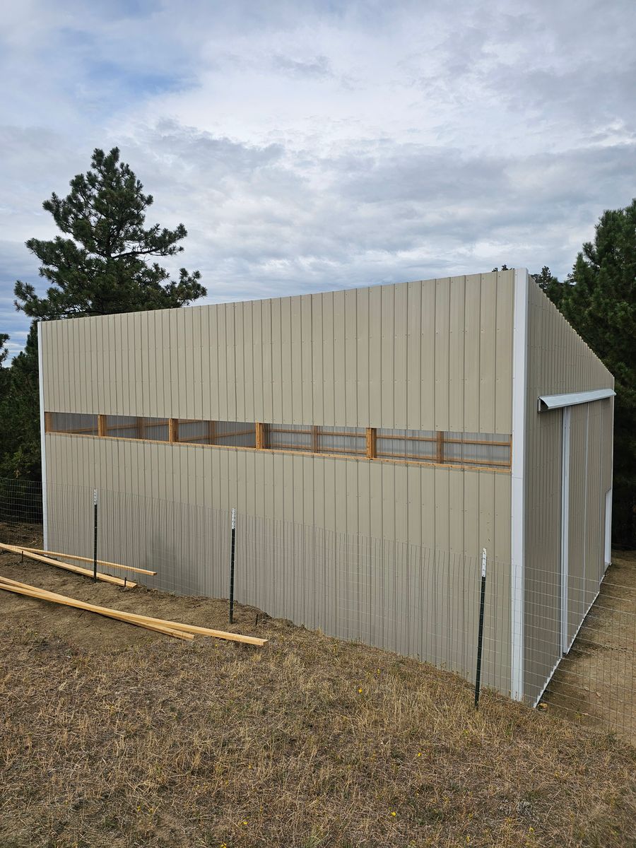 Pole Barn Construction for Blue Mountain Construction in Roundup, MT