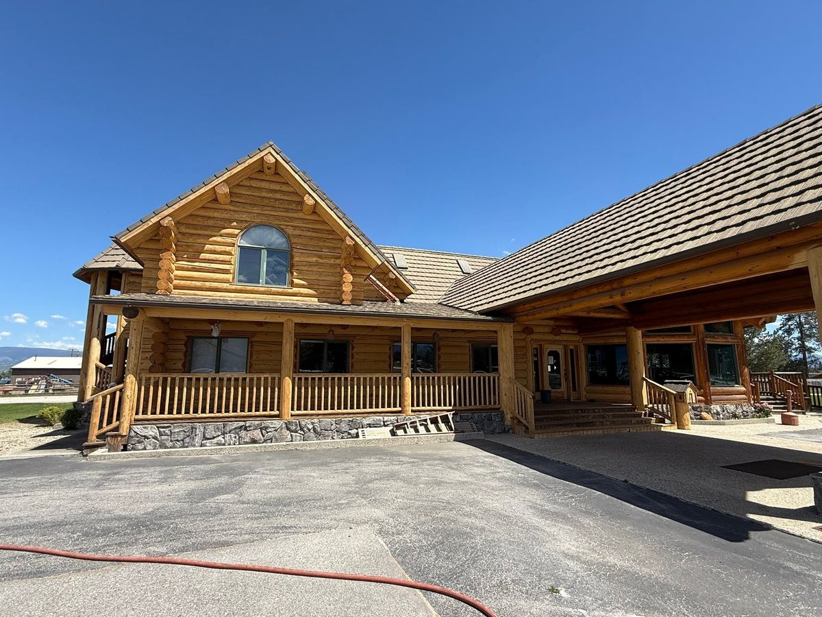 Log Home Staining in Montana for True Blue Logworks LLC in Corvallis, MT