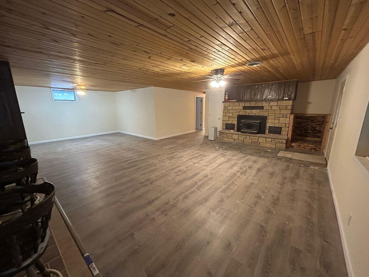 Flooring for Blue Collar Construction and Remodeling in White City, KS