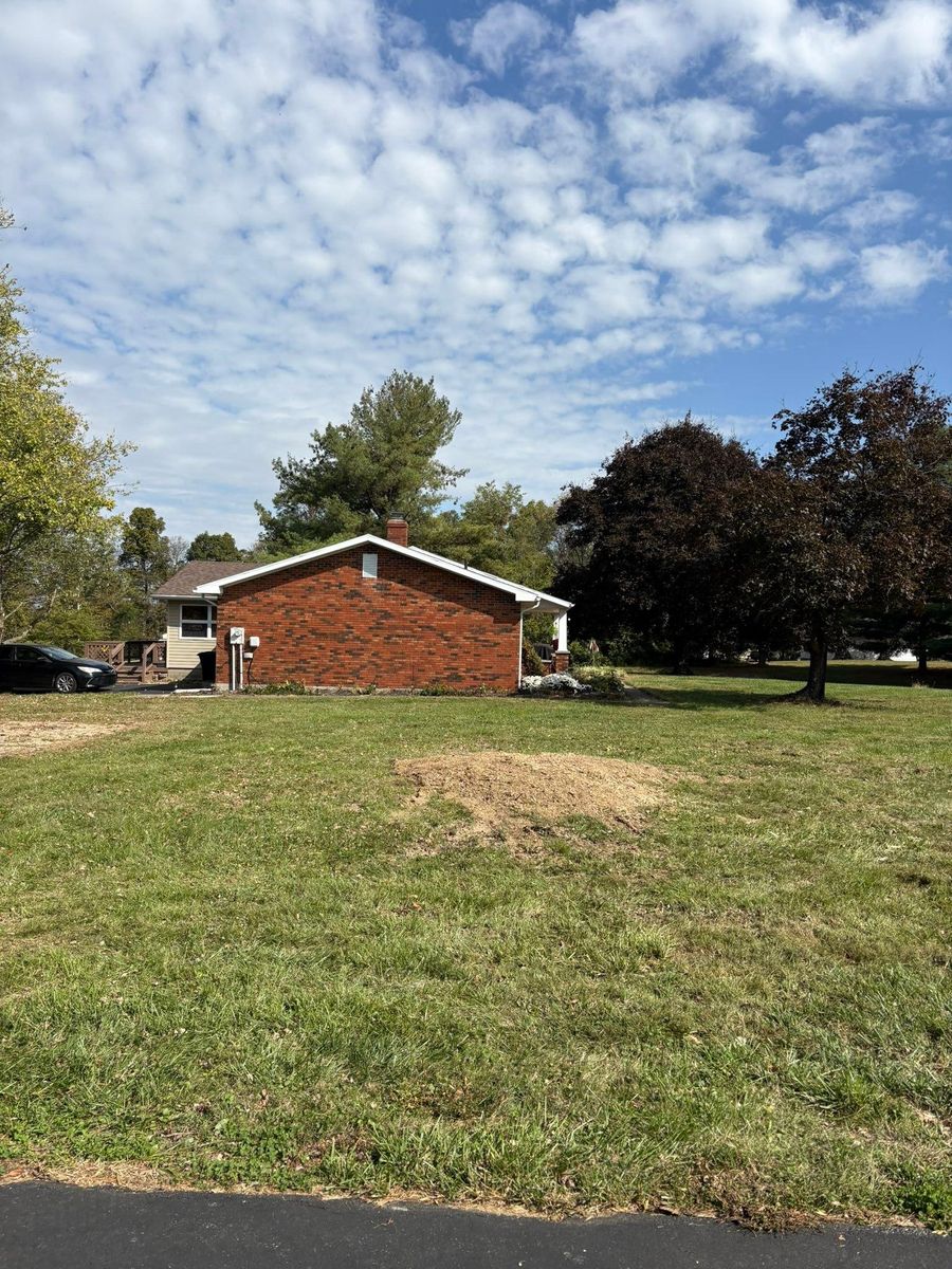 Fall Clean Up for Dig-It Tree Company in Mason, OH