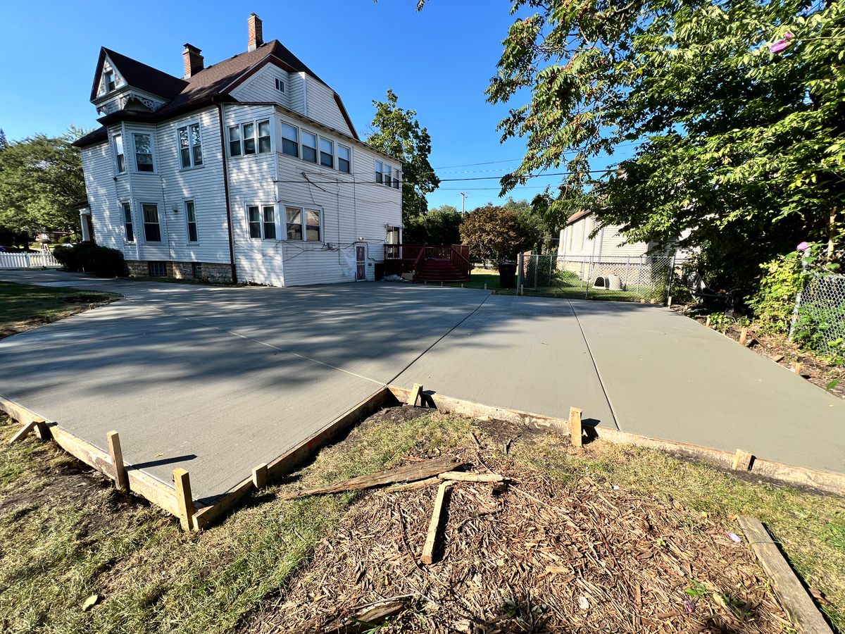 Concrete Driveways for Onyx Concrete Contractors in Chicago, IL