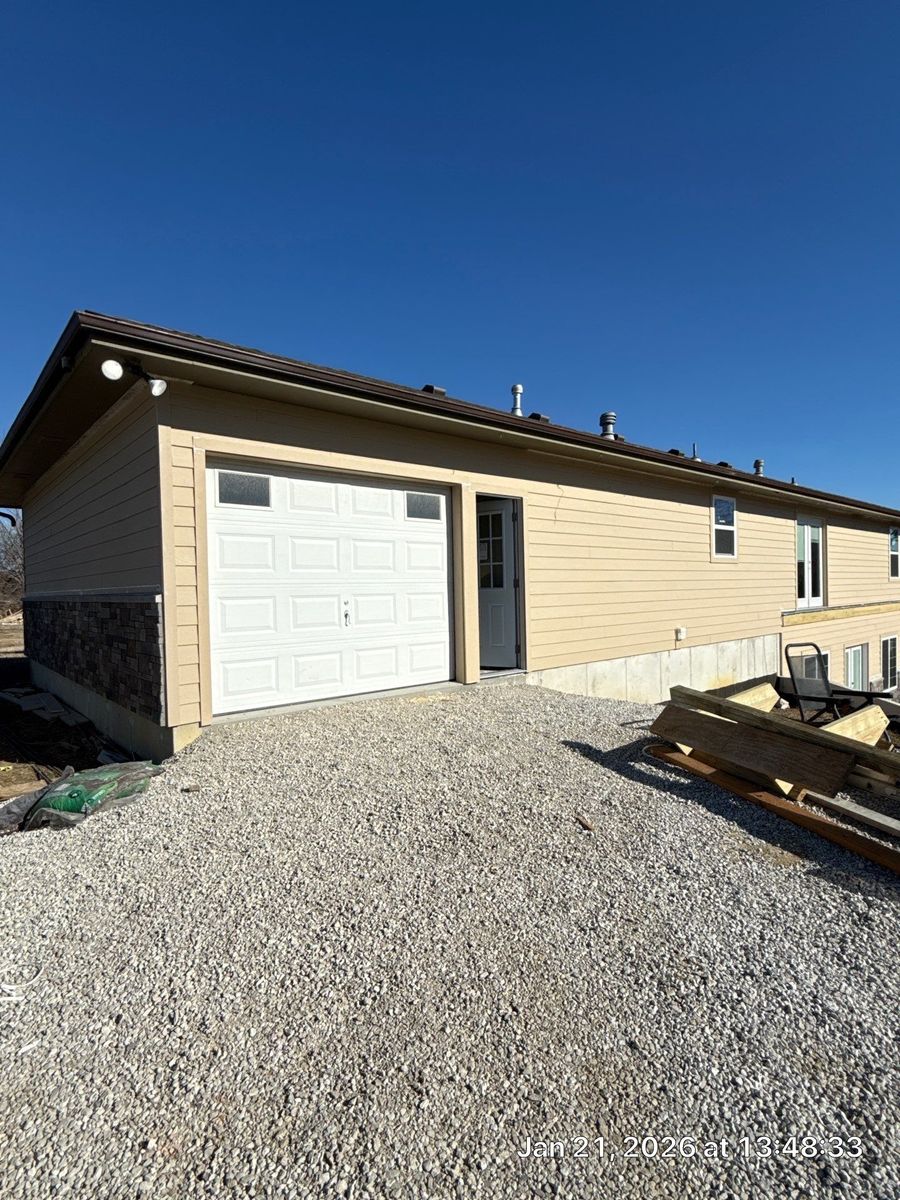 Siding & Roofing for Edgecomb Builders in Ottawa , KS