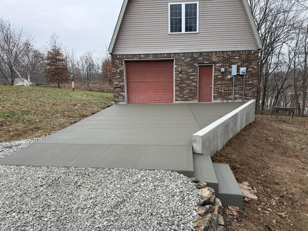 Driveways & Sidewalks for Whitfield Concrete Construction in Solsberry, IN