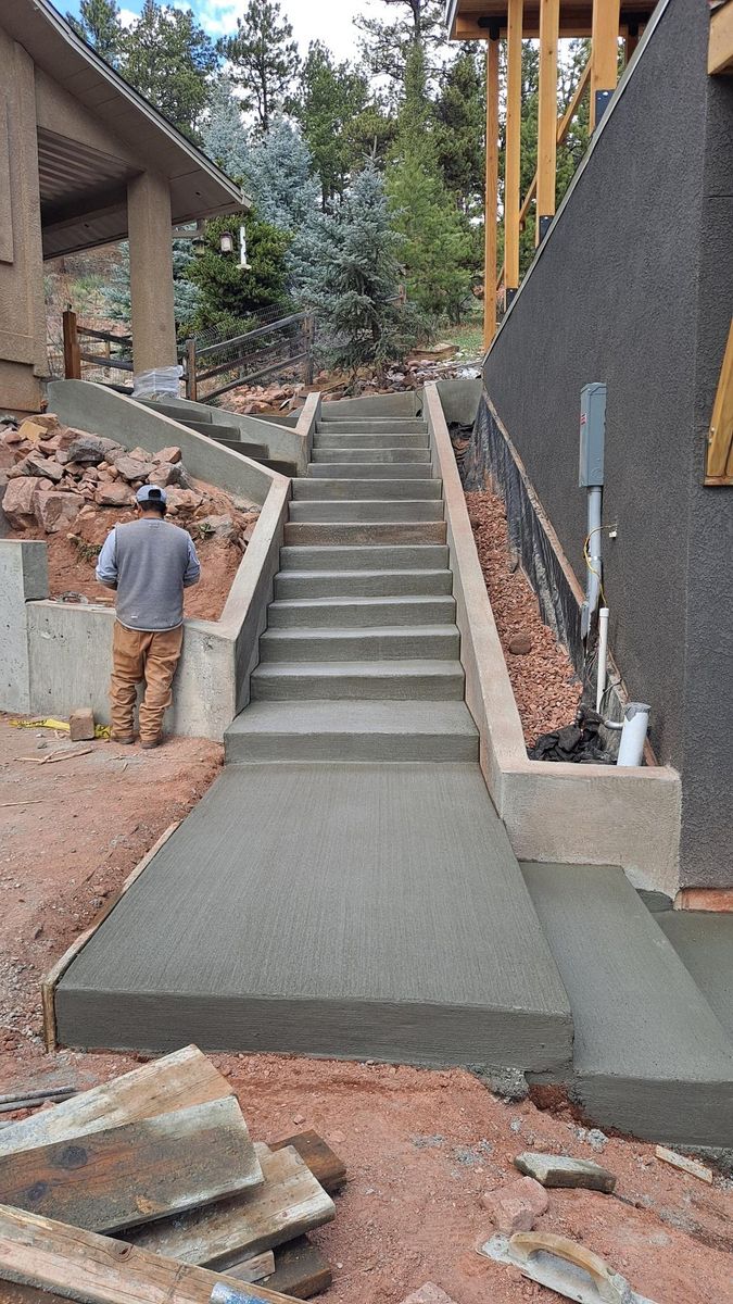 Concrete Driveways for Preciado Concrete LLC in Colorado Springs, CO