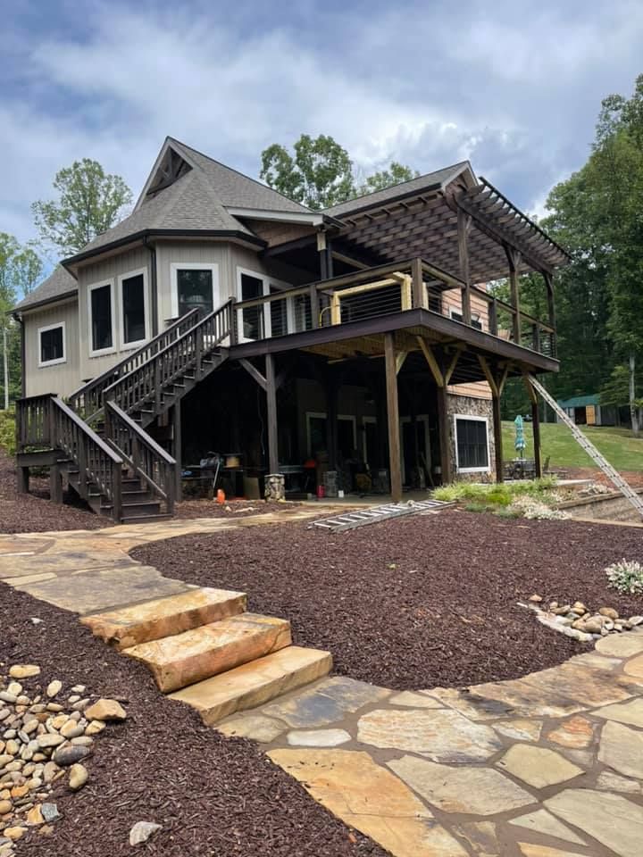 Custom Homes for Ridgeline Construction in Hiddenite, NC