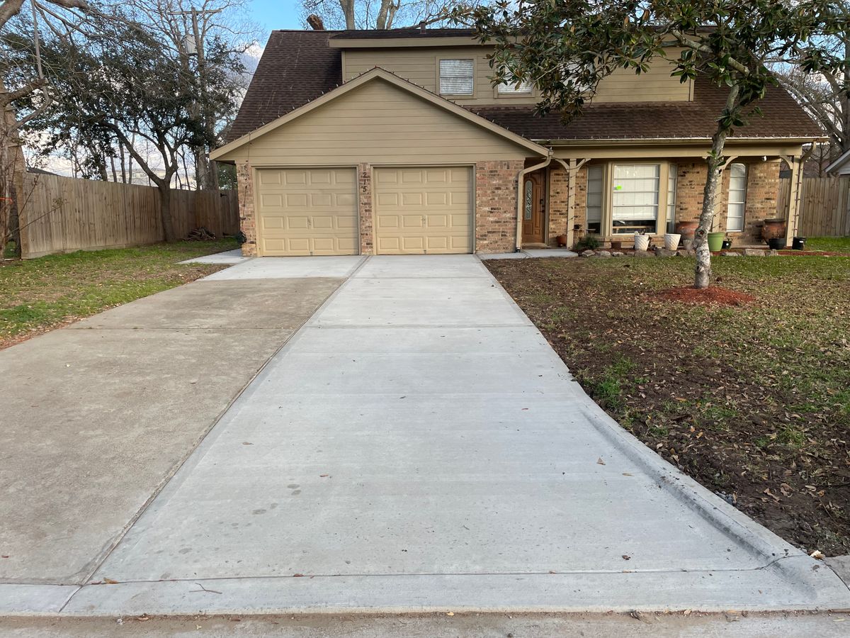 Sidewalk Installation for Texas Bay Concrete in Houston, TX